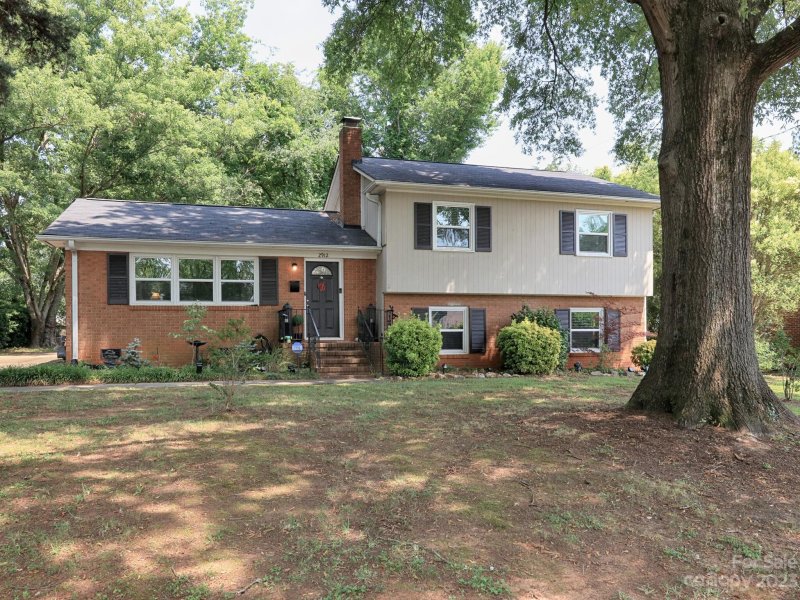 Property image 5 at 2912 Dunaire Drive, Charlotte, NC 28205