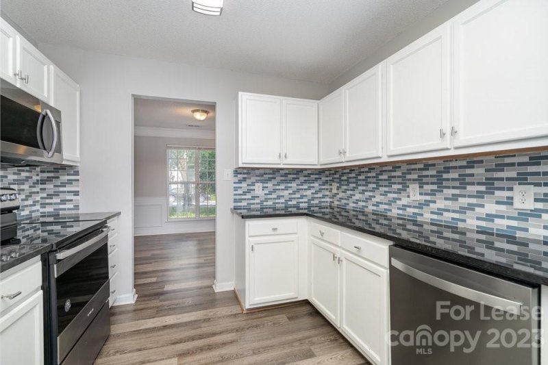 Property image 5 at 6656 Blythedale Drive, Charlotte, NC 28213