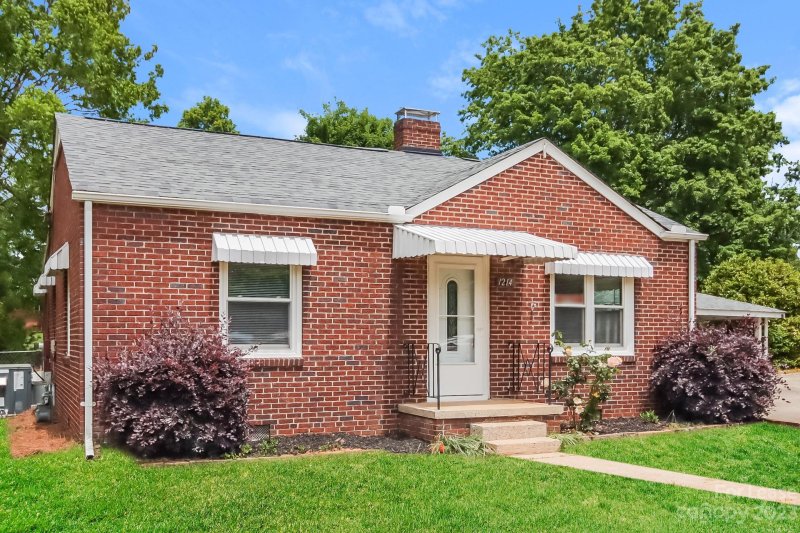 Property image 2 at 1214 Mitchell Avenue, Statesville, NC 28677