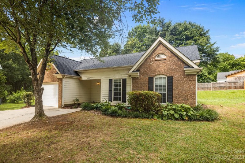 Property image 2 at 11607 Bowsby Court, Charlotte, NC 28215