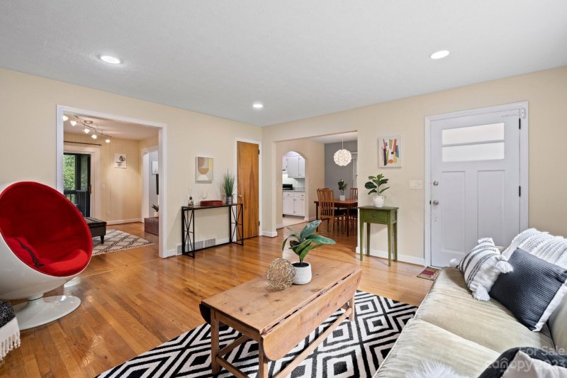 Property image 2 at 71 Ambler Road, Asheville, NC 28805