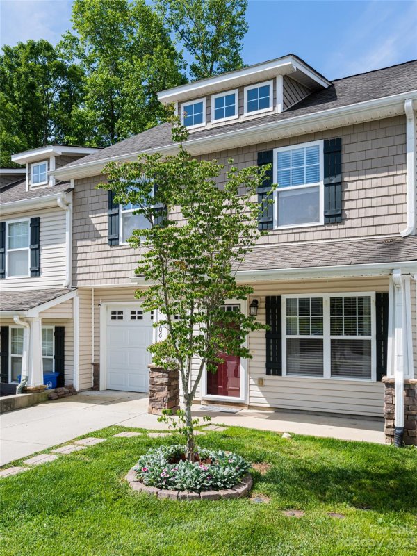 Property image 3 at 106 Torrington Avenue, Fletcher, NC 28732