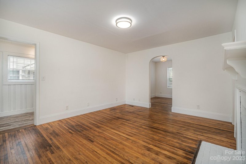 Property image 3 at 2911 Carol Avenue, Charlotte, NC 28208