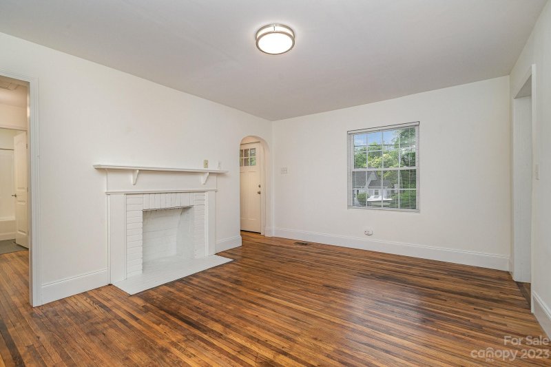 Property image 5 at 2911 Carol Avenue, Charlotte, NC 28208