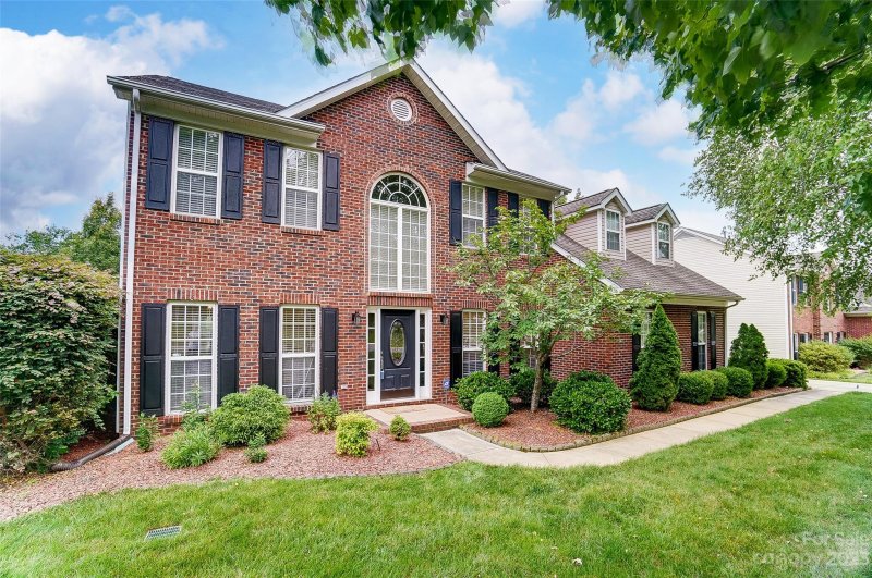 Property image 2 at 6105 Lowergate Drive, Waxhaw, NC 28173