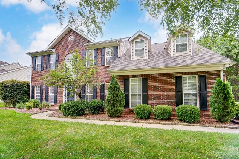 Property image 3 at 6105 Lowergate Drive, Waxhaw, NC 28173