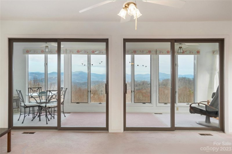 Property image 5 at 602 Fleetwood Plaza, Hendersonville, NC 28739