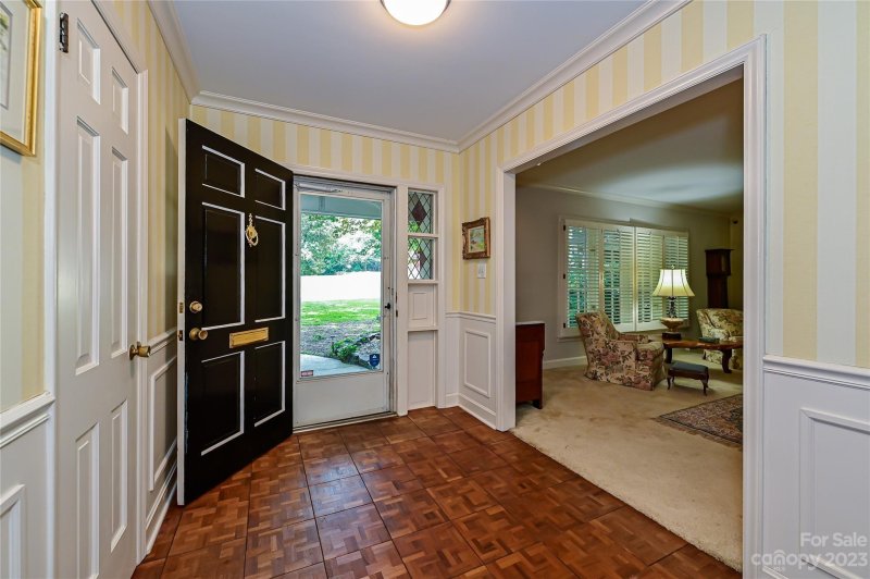 Property image 4 at 3319 Gresham Place, Charlotte, NC 28211