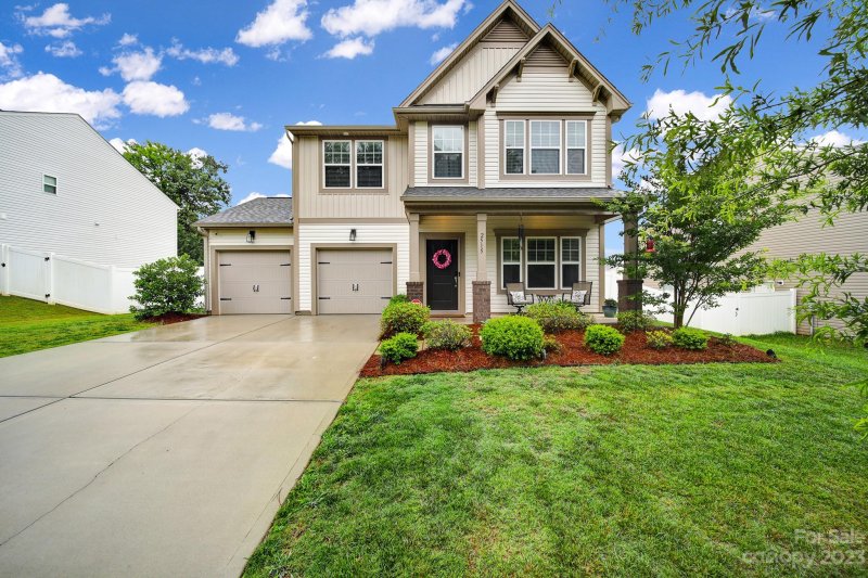2515 Courtland Drive