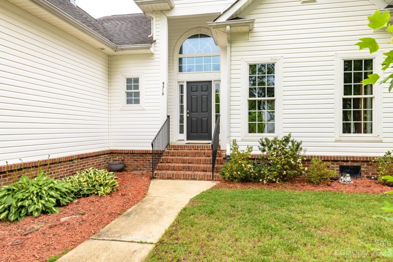Property image 4 at 9319 Arbor Creek Drive, Charlotte, NC 28269