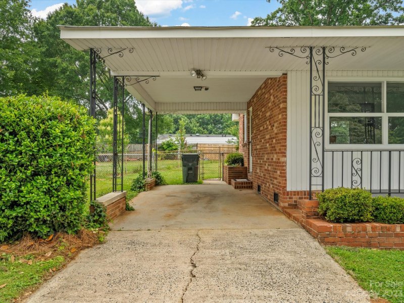 Property image 4 at 1000 Tanglewood Drive, Gastonia, NC 28054