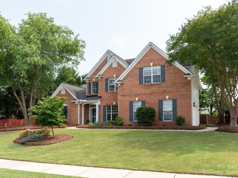 Property image 2 at 10511 Stallions Glen Lane, Charlotte, NC 28277