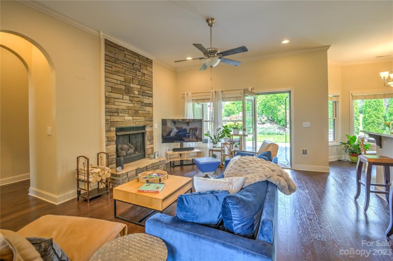 Property image 4 at 45 Ocaso Drive, Asheville, NC 28806