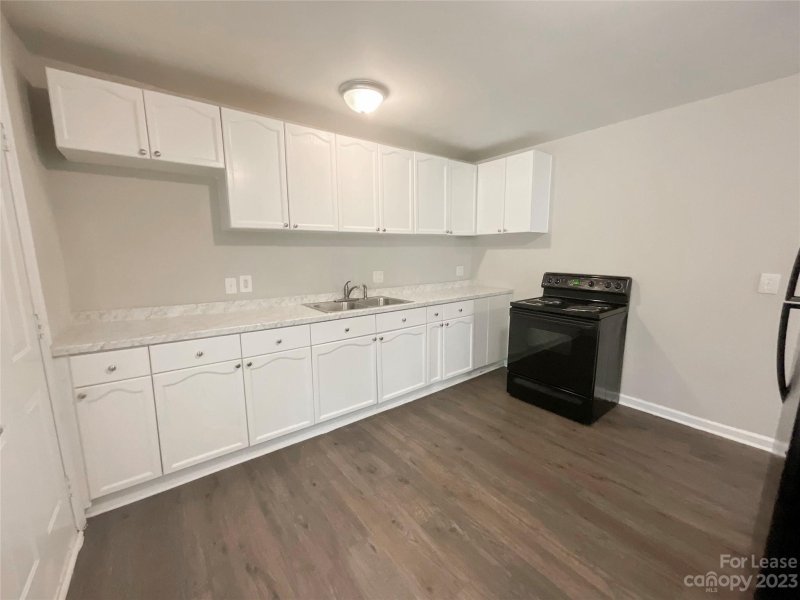 Property image 4 at 520 Blendwood Drive, Charlotte, NC 28215