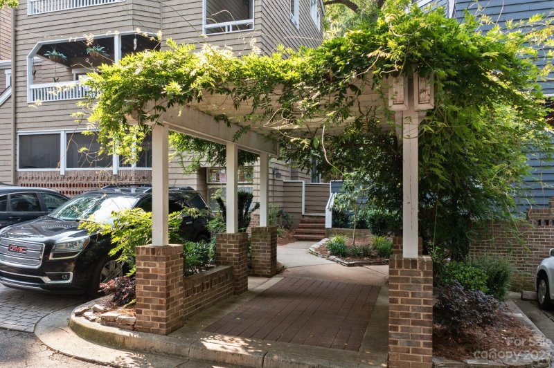 Property image 4 at 413 W 8th Street, Charlotte, NC 28202