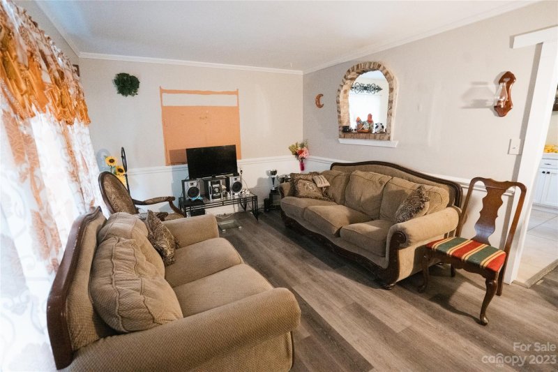 Property image 4 at 5930 Eastbrook Road, Charlotte, NC 28215