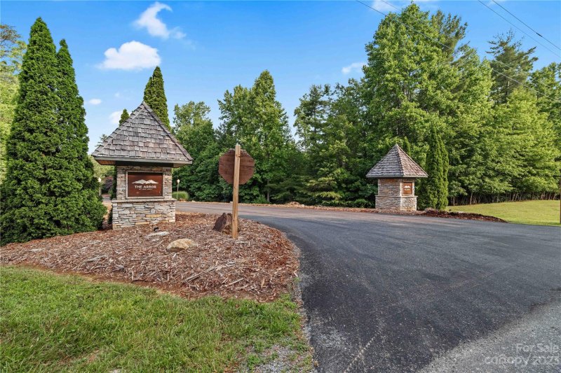 Property image 4 at 492 Larkhaven Drive, Nebo, NC 28761