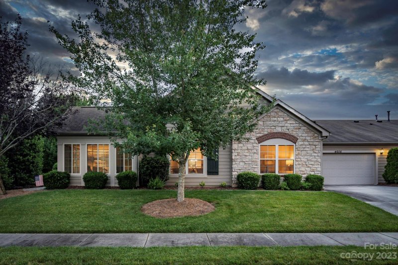 Property image 2 at 4606 Nashua Drive, Matthews, NC 28105