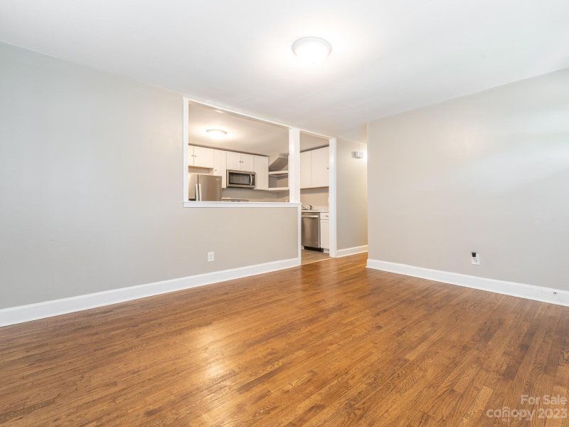 Property image 2 at 4312 Knollcrest Drive, Charlotte, NC 28208