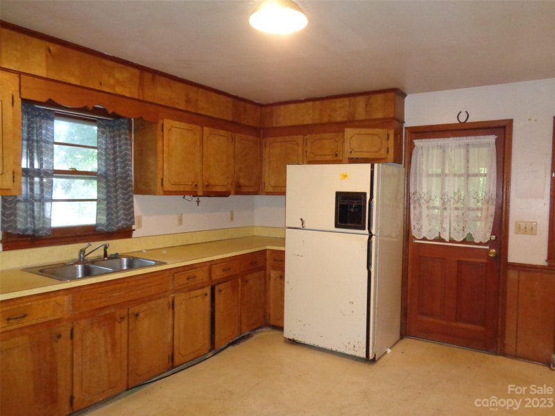 Property image 4 at 3526 Campbell Drive, Charlotte, NC 28205