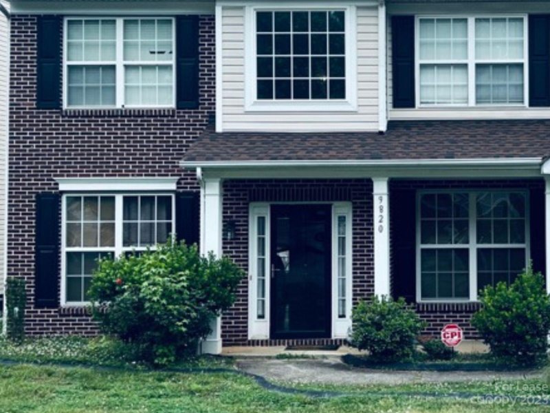 9820 Jeanette Circle