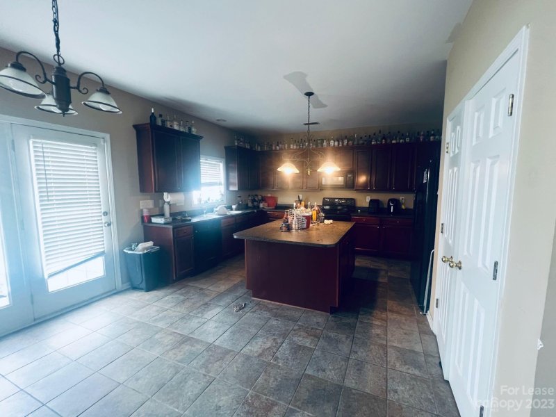 Property image 4 at 9820 Jeanette Circle, Charlotte, NC 28213