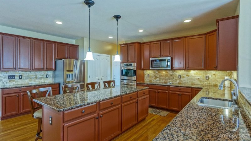 Property image 5 at 131 Meadow Run Lane, Mooresville, NC 28117