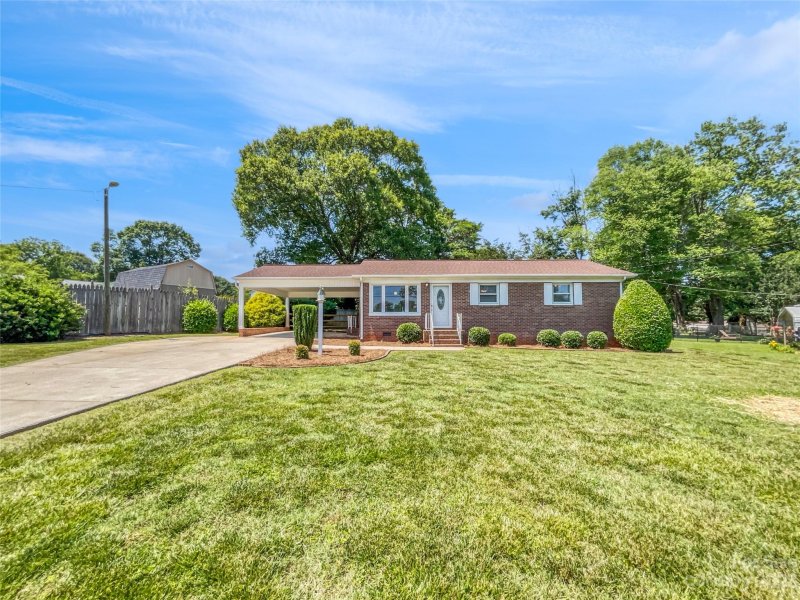 2202 Brookneal Drive