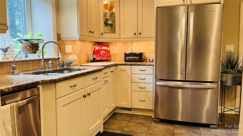 Property image 3 at 4101 Meadowridge Drive, Charlotte, NC 28226