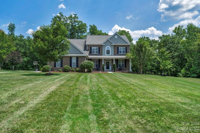 Property image 2 at 11015 King George Lane, Waxhaw, NC 28173