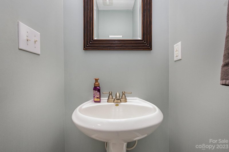 Property image 5 at 14061 Castle Abbey Lane, Charlotte, NC 28277