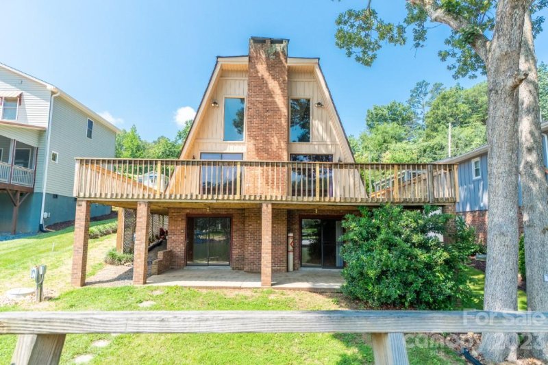 3546 Pinehaven Drive