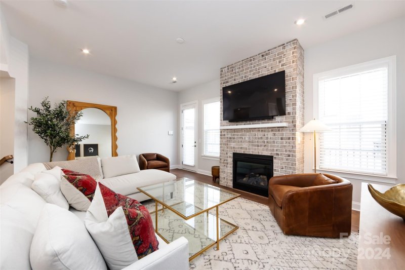 Property image 3 at 5014 Harrowsmith Lane, Charlotte, NC 28204