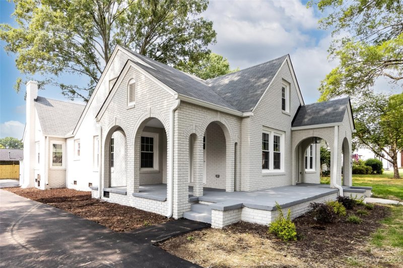 Property image 2 at 1202 Central Drive, Kannapolis, NC 28083