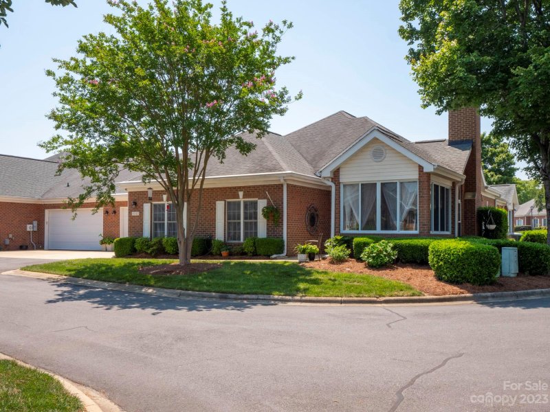 Property image 2 at 8542 Highland Glen Drive, Charlotte, NC 28269