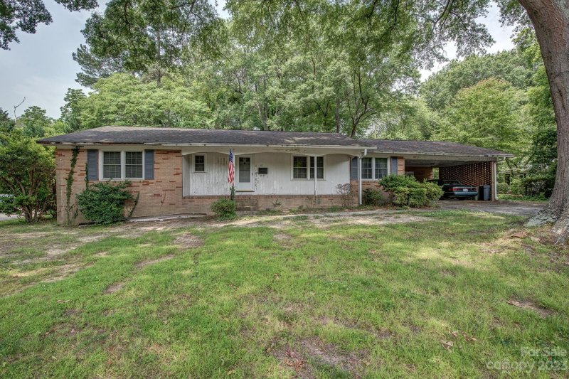 Property image 2 at 1117 Edgewood Circle, Gastonia, NC 28052