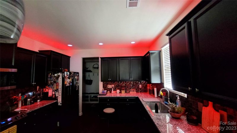 Property image 3 at 9421 Hartington Place, Charlotte, NC 28269