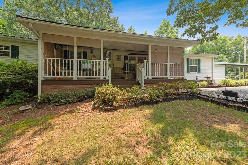 Property image 2 at 129 Oak Creek Road, Statesville, NC 28625