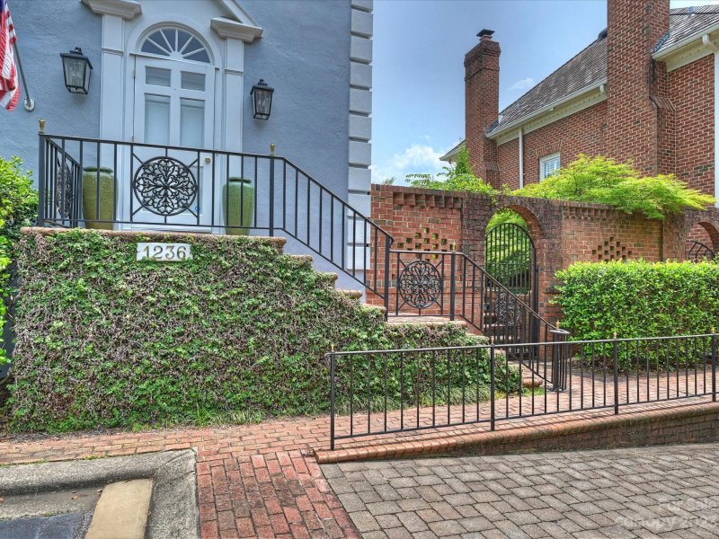 Property image 2 at 1236 Wareham Court, Charlotte, NC 28207