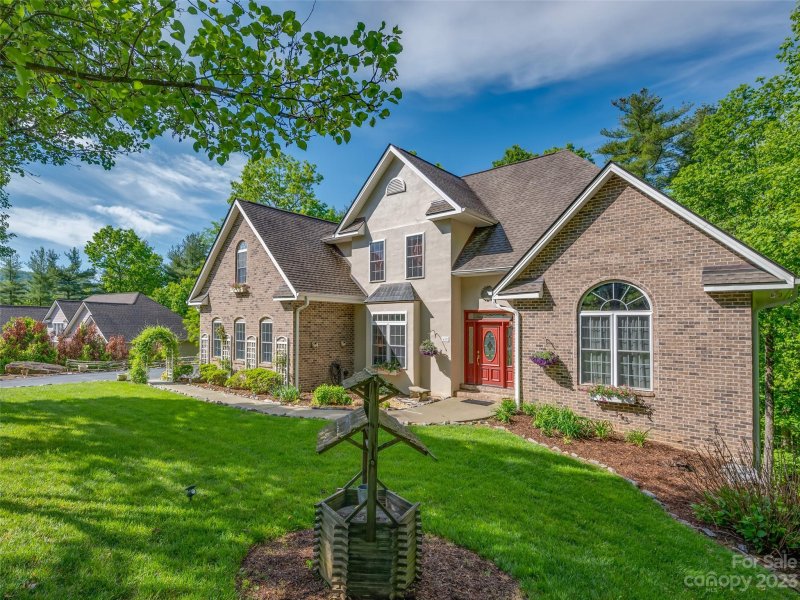 Property image 5 at 417 Kanuga Forest Drive, Hendersonville, NC 28739