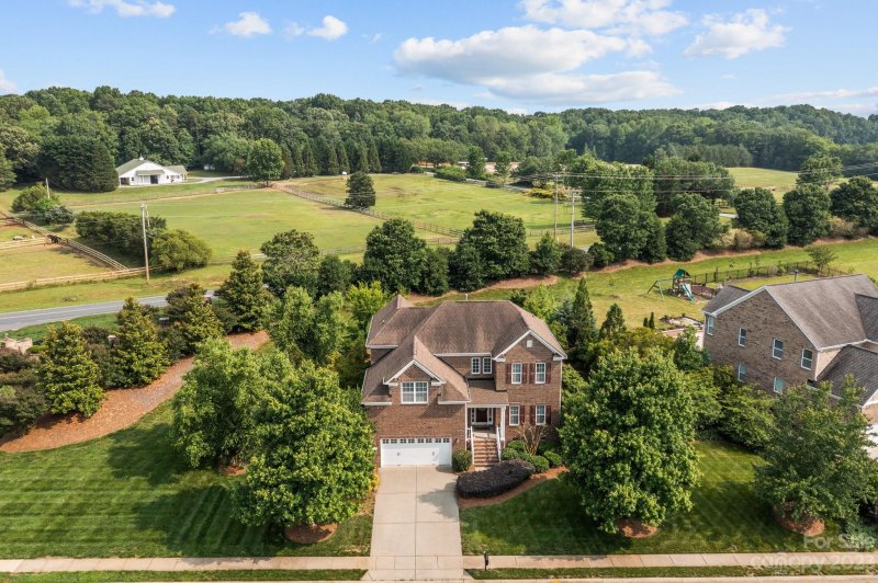 Property image 2 at 605 Five Leaf Lane, Waxhaw, NC 28173