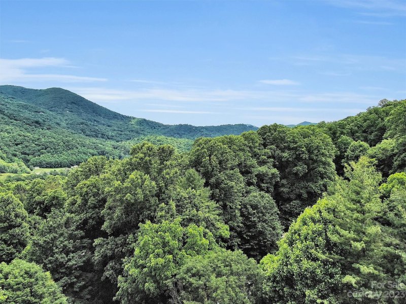 Property image 3 at 561 Summit Drive, Maggie Valley, NC 28751