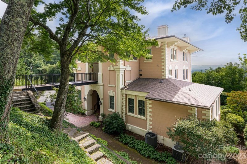 Property image 3 at 181 Ardmion Park, Asheville, NC 28801