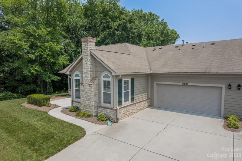 Property image 2 at 2407 Coltsview Lane, Matthews, NC 28105