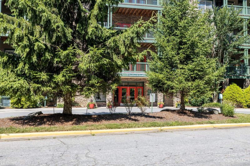 Property image 2 at 9 Kenilworth Knoll, Asheville, NC 28805
