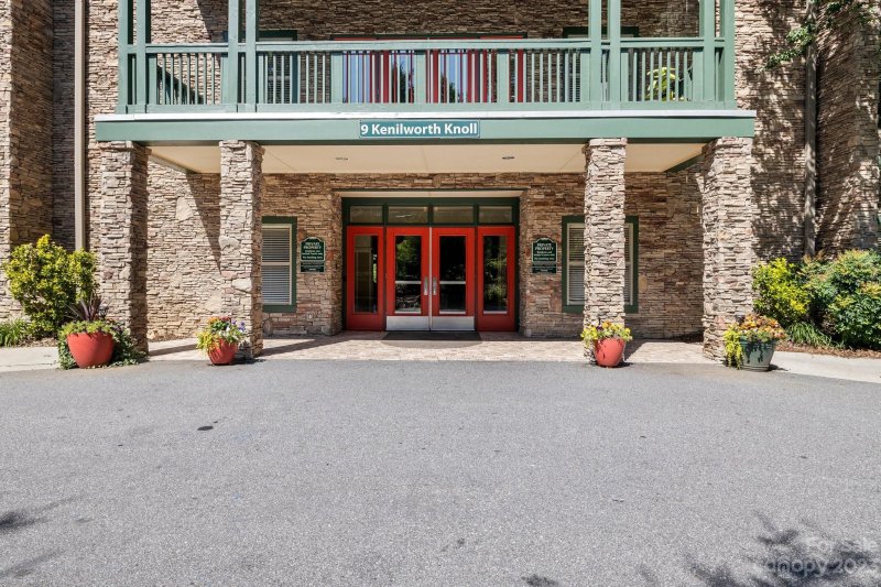 Property image 3 at 9 Kenilworth Knoll, Asheville, NC 28805