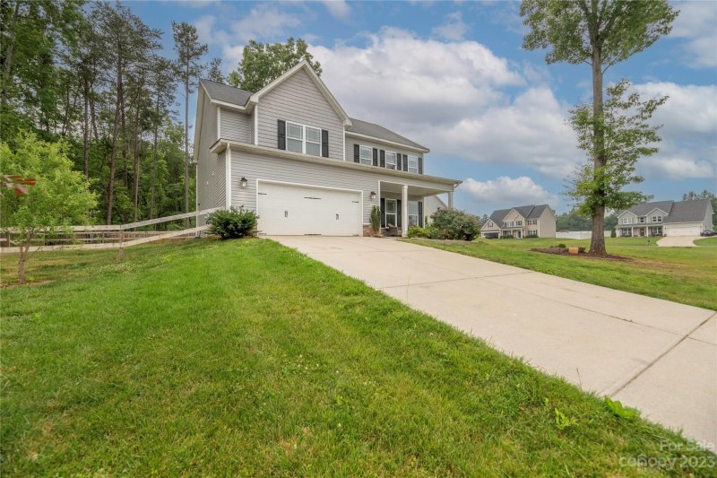 Property image 2 at 110 Wylie Trail, Statesville, NC 28677