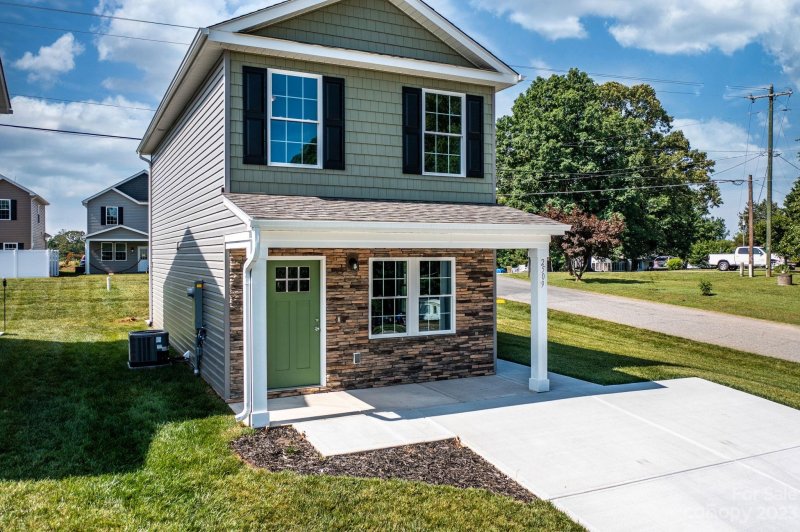 Property image 4 at 2509 Snow Creek Road, Hickory, NC 28601