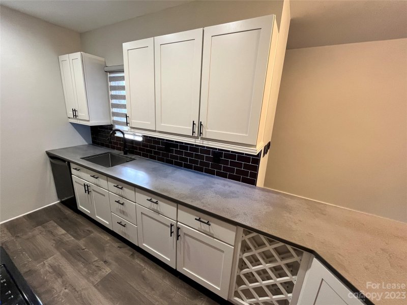 Property image 3 at 224 N Poplar Street, Charlotte, NC 28202