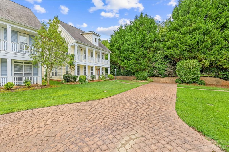 Property image 2 at 8015 Gleen Oak Lane, Huntersville, NC 28078